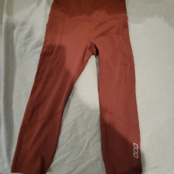 NWOT Lorna Jane Capris M - Picture 2 of 5